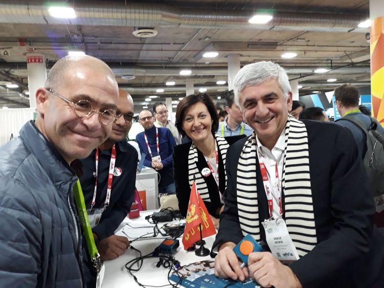 Hervé Morin et sa 1ère vice-présidente, Sophie Gaugain, découvrent le concept BIONEAR avec Laurent Capellari, président de Cotral Lab